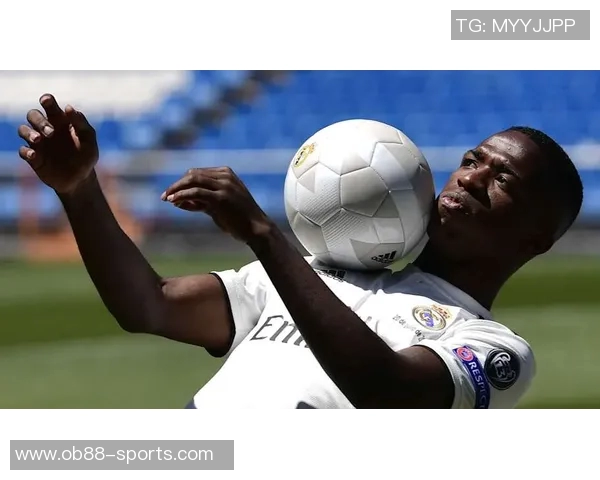 维尼修斯女友透露家庭责任重暂无计划移居欧洲生活